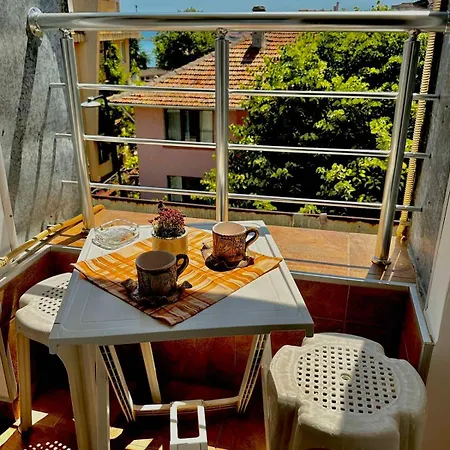 Квартири Велкова Habitación en casa particular Nesebar