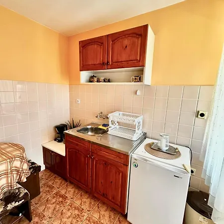 Gazde/Camere de închiriat Квартири Велкова